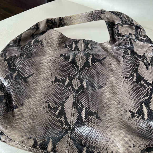 Club monaco gray leopard animal print bag large shoulder - Picture 7 of 8